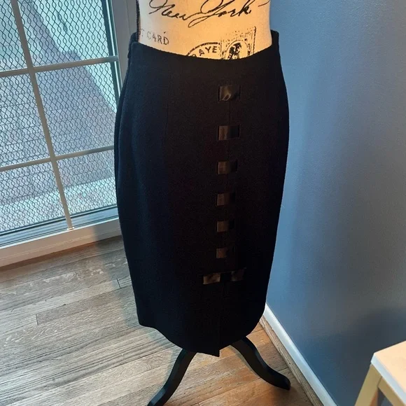 St John Couture with ribbon bow down the back skirt - Picture 10 of 13